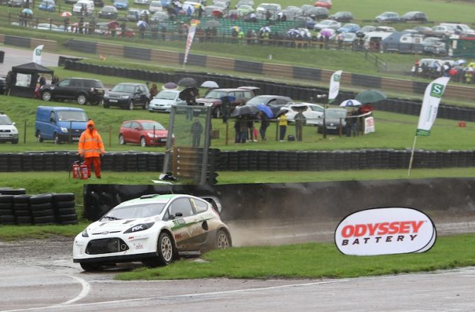 O’Donovan reigns in the wet at Lydden Hill