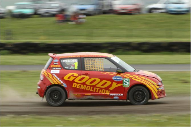 Ovenden continued his Championship challenge at Pembrey