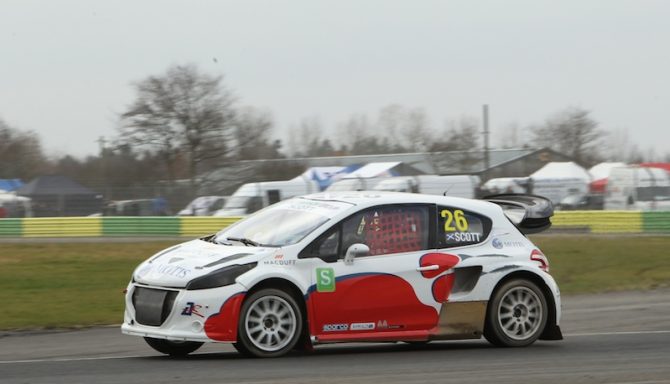 Scott takes victory at Croft Circuit 